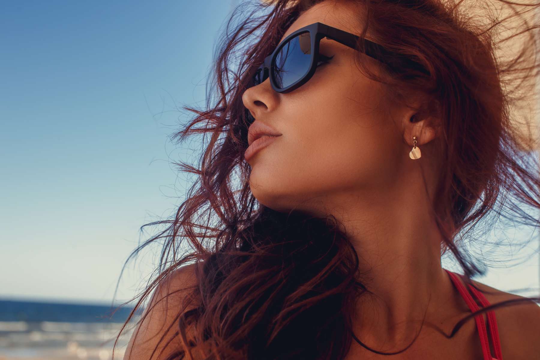 Stylowe i bezpieczne: Jak okulary przeciwsłoneczne Polaroid łączą modę z ochroną?
